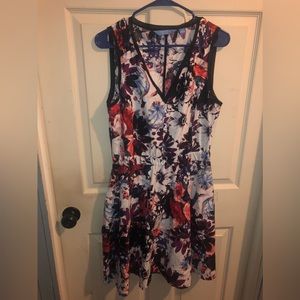 - - Simply Vera Vera Wang V neck sleeveless cotton summer floral dress,EUC
